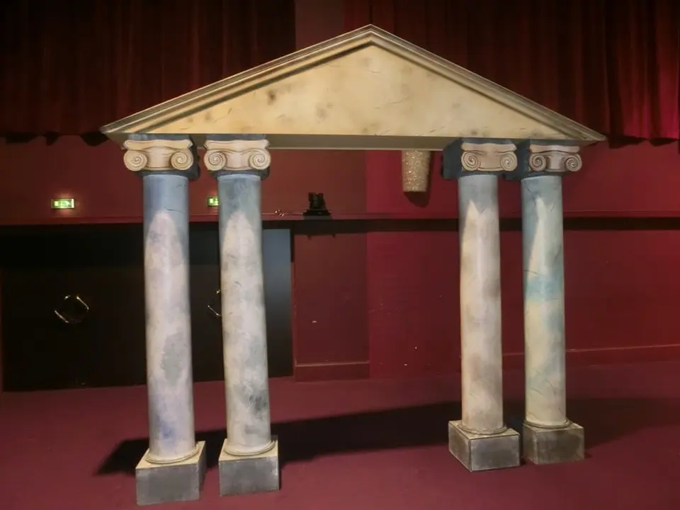 4 colonnes + arche