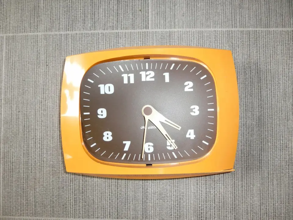 Accessoire Authentique pendule vintage orange