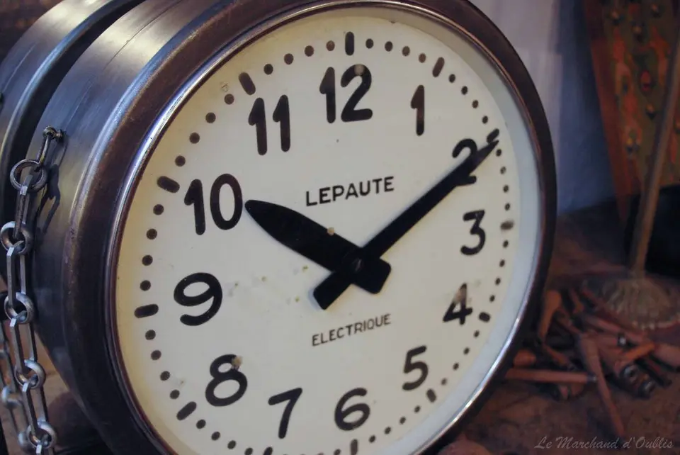 Ancienne pendule d'école