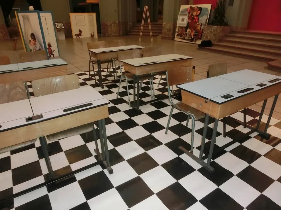 Banc d'écolier rétro