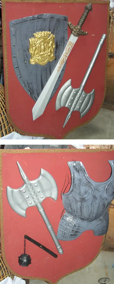 Blason en bois avec armes