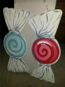 Bonbon en bois peint