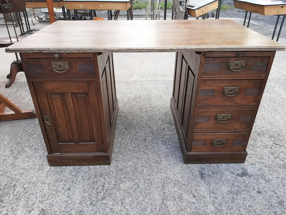 Bureau du professeur en bois massif