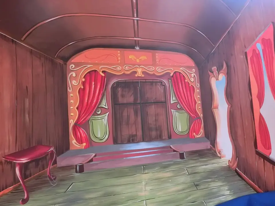 "Cirque d'Antan" Toile de fond "roulotte"