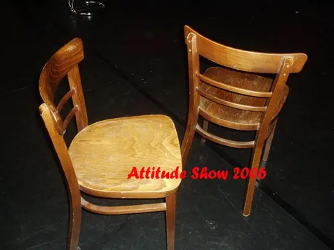 Diverses chaises bistrot vintage