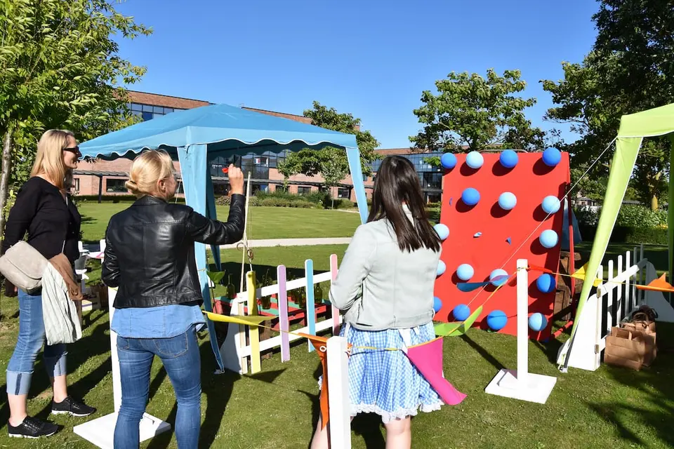 Jeux fête populaire "Fléchettes ballon"