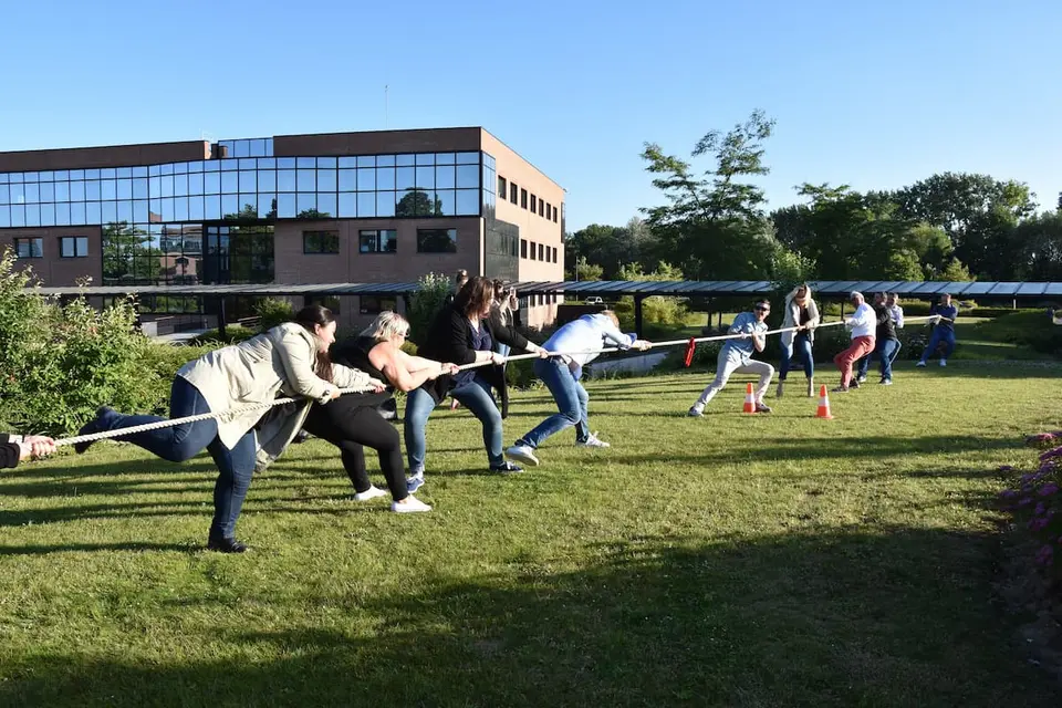 Jeux fête populaire tir à la corde