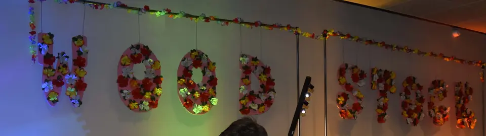 Lettres avec fleurs "Woodstock"