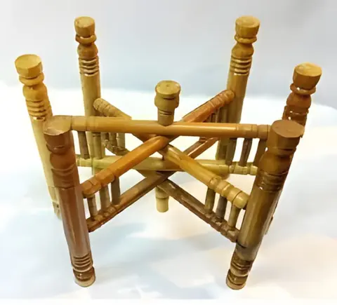 Moyen pied de table en bois