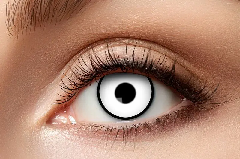 Paire de lentilles blanches cerclées de noir 1 semaine