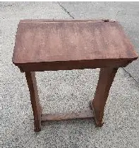 Petit pupitre en bois rétro