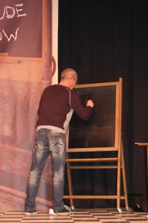 Petit tableau noir rétro sur pied