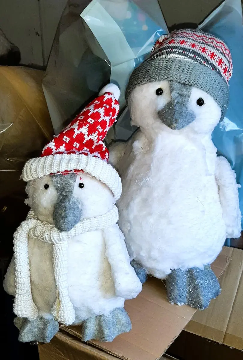 Pingouins avec bonnet de laine (petit)