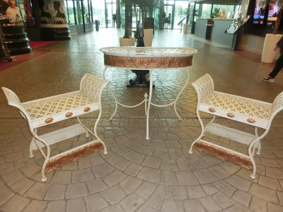 Table en métal
