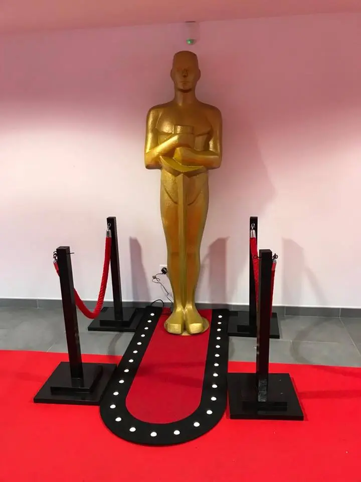 Tapis de sol rouge et noir avec led