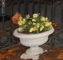 Vasque de cimetière en résine (vide)